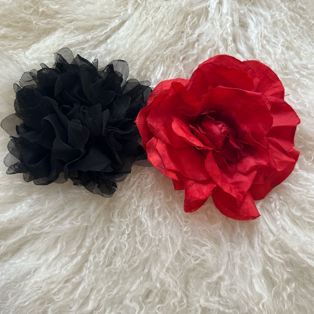 In GC Black and Red Floral design ruffled Vintage Hair Clips - Set of 2